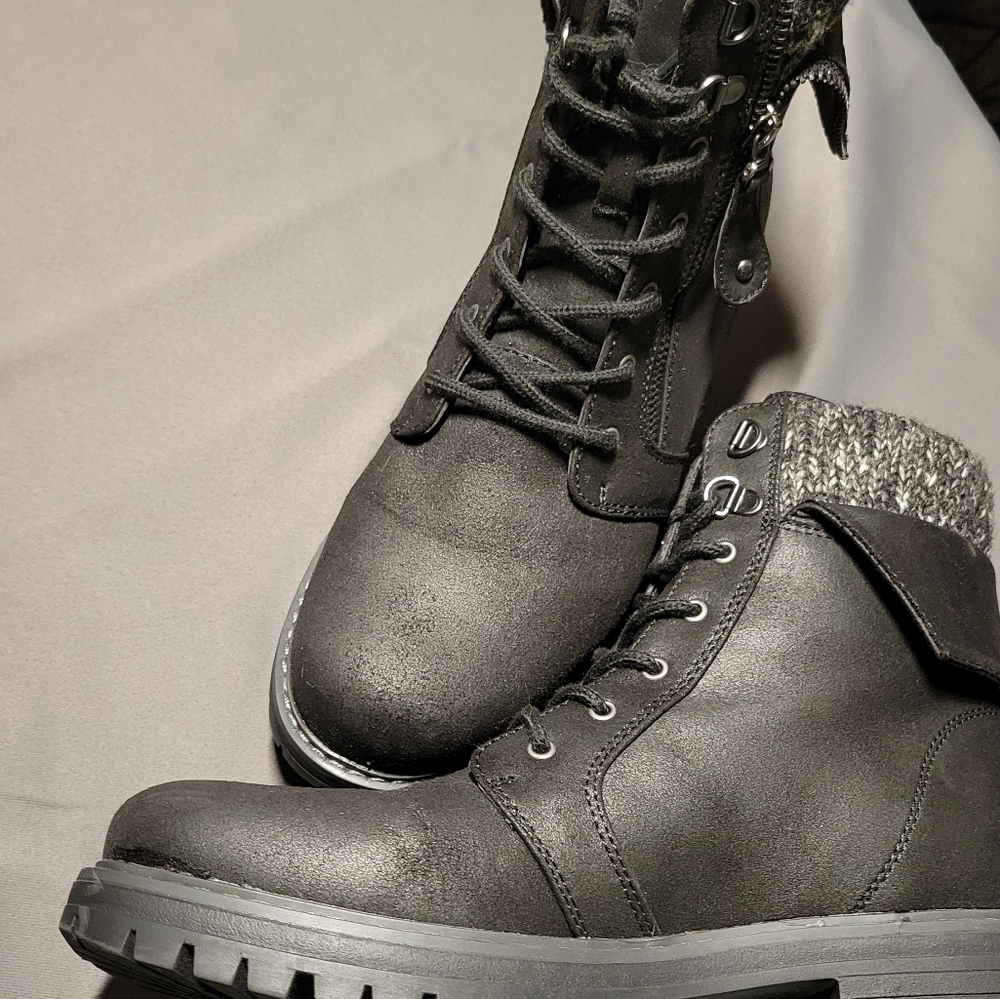 NIB Cliffs By White Mountain Stylish Black Ankle Boots - Picture 5 of 7